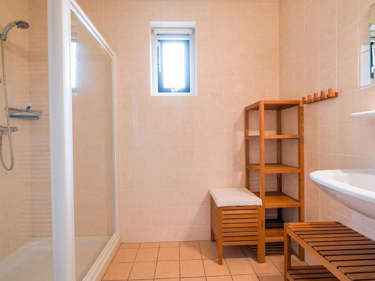 Serene Holiday Home In Gaasterl N Sleat Sondel Zewnętrze zdjęcie